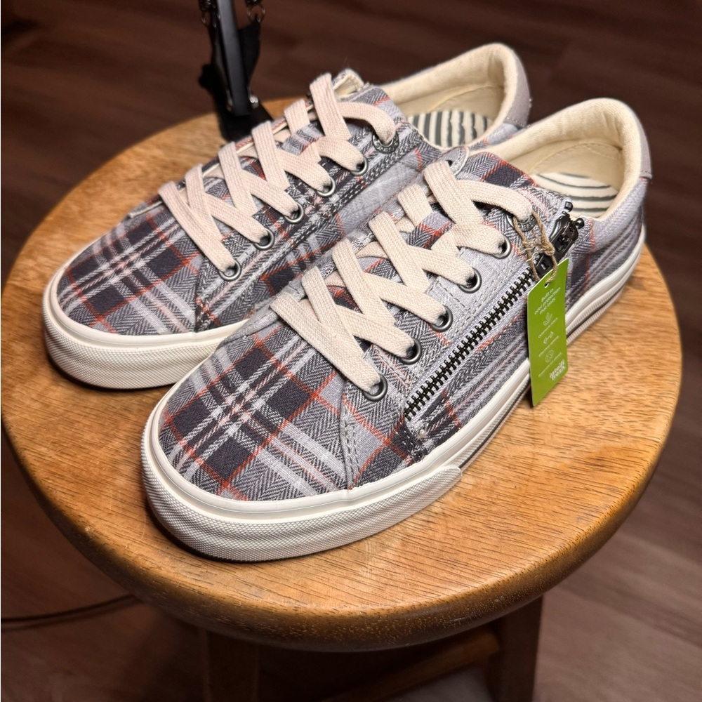 Toas women’s z-soul sneakers size 7 brand new!